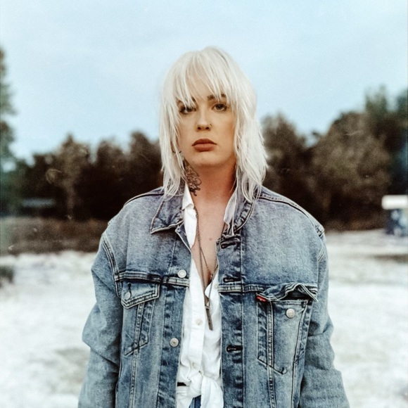 Meet your Posher, Tara - Picture 3 of 6